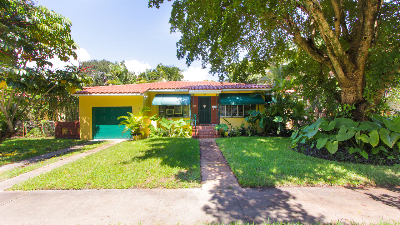 425-NE-93rd-St-01