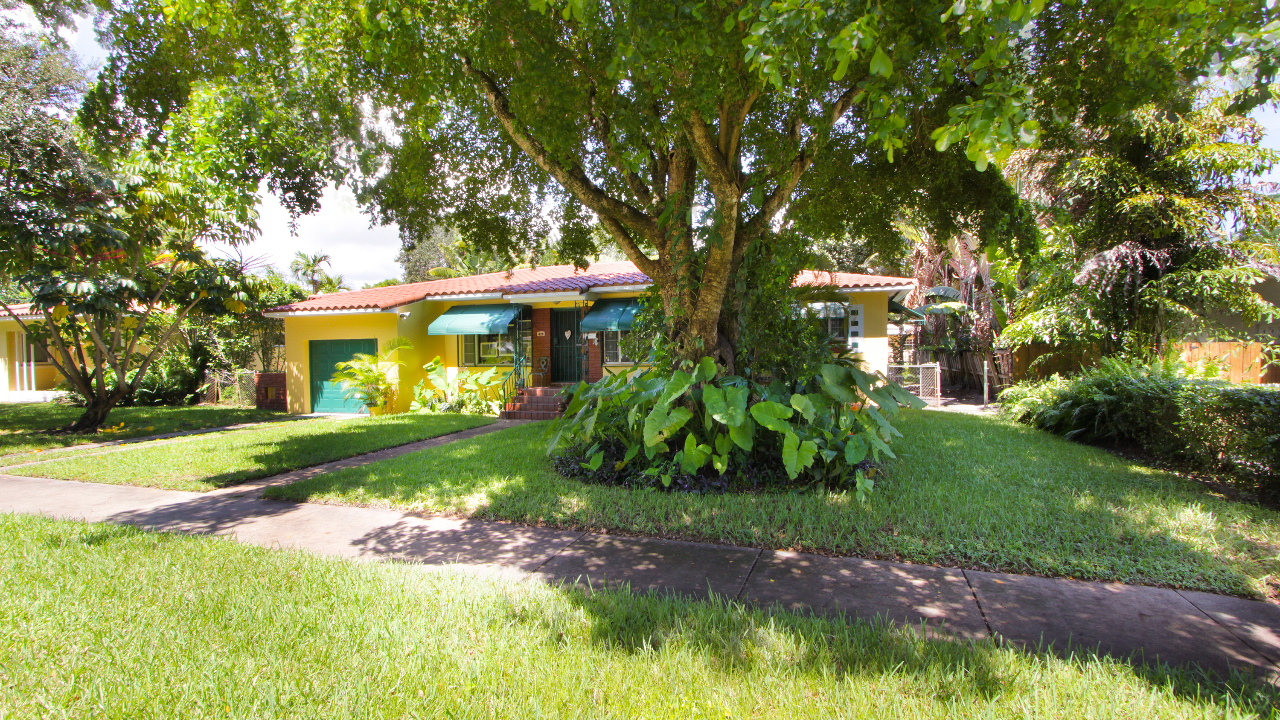425-NE-93rd-St-02