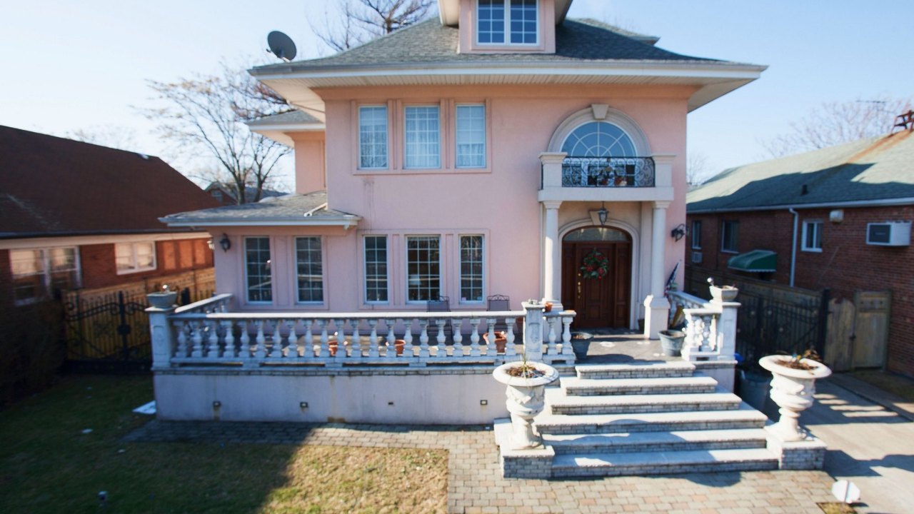 60 Exeter Street, Brooklyn, NY, 11235 Scene 1