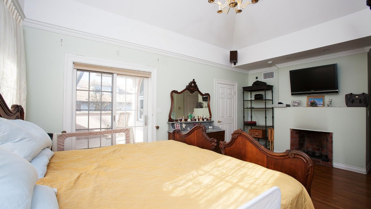 60 Exeter Street, Brooklyn, NY, 11235 Scene 4