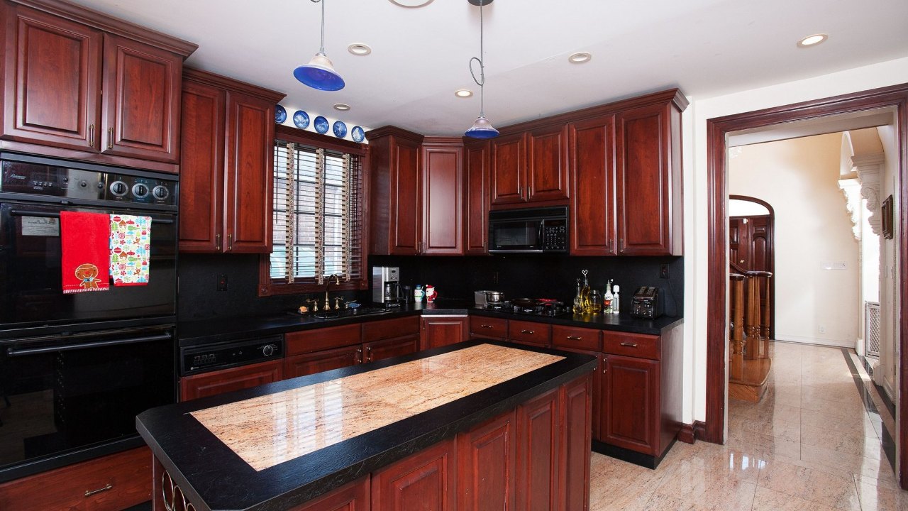 60 Exeter Street, Brooklyn, NY, 11235 Scene 3