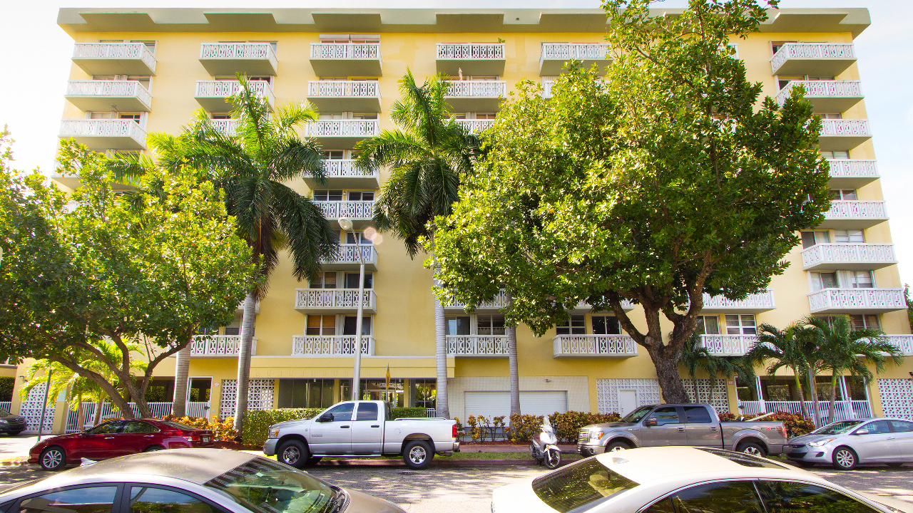 Admiral-Towers-#805-01