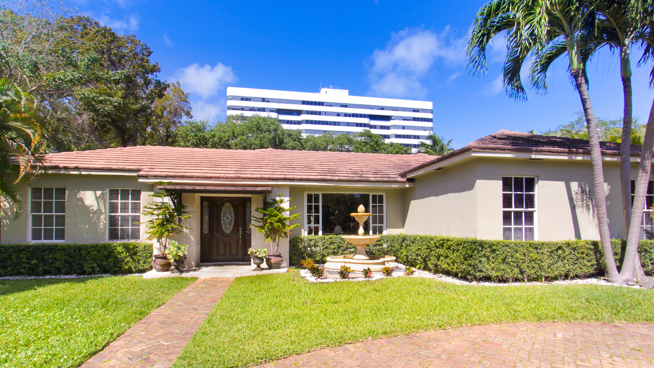 4570-Bay-Point-Rd-02