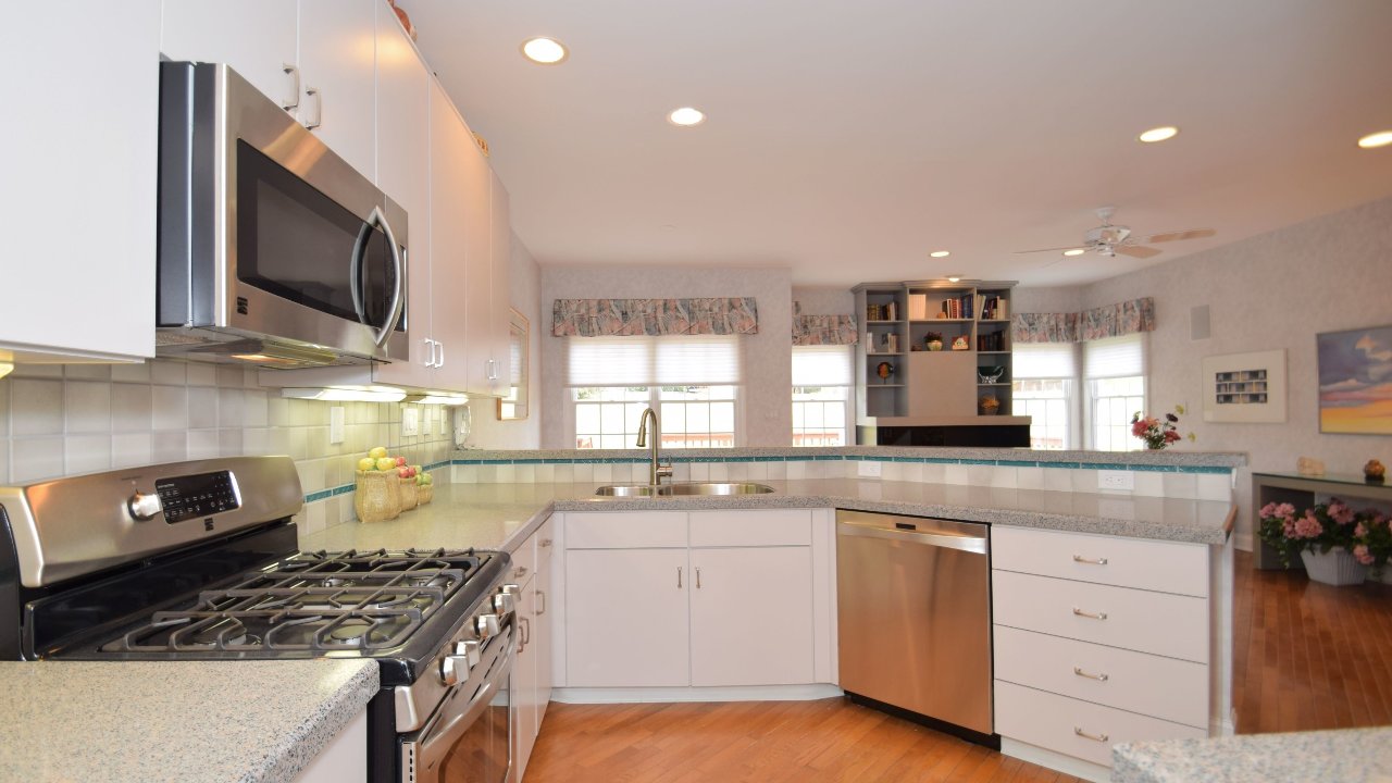 203 Saint Andrews Ct, Blue Bell, PA, 19422 Scene 3