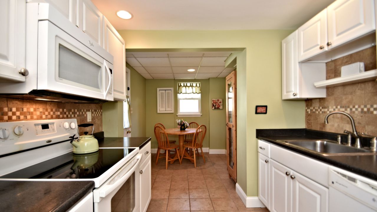 4045 Friends Ln, Plymouth Meeting, PA, 19462 Scene 4