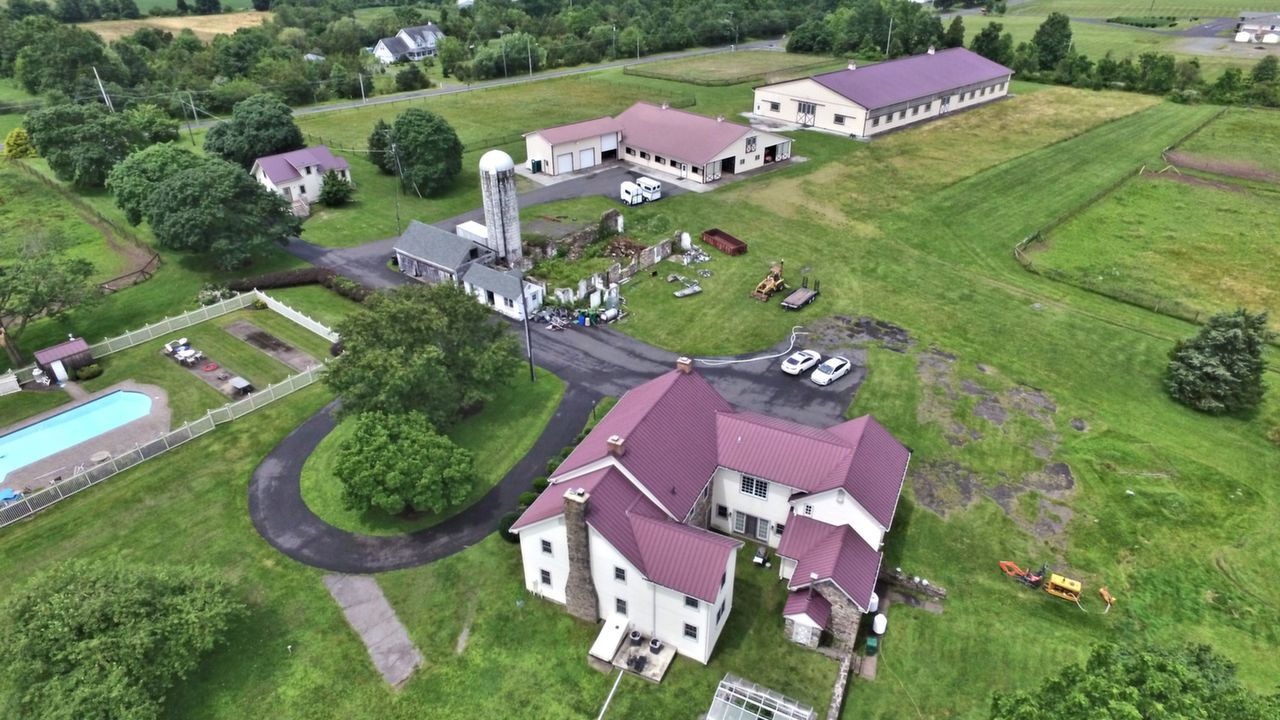 2411 Hoffmansville Rd, Frederick, PA, 19435 Scene 1