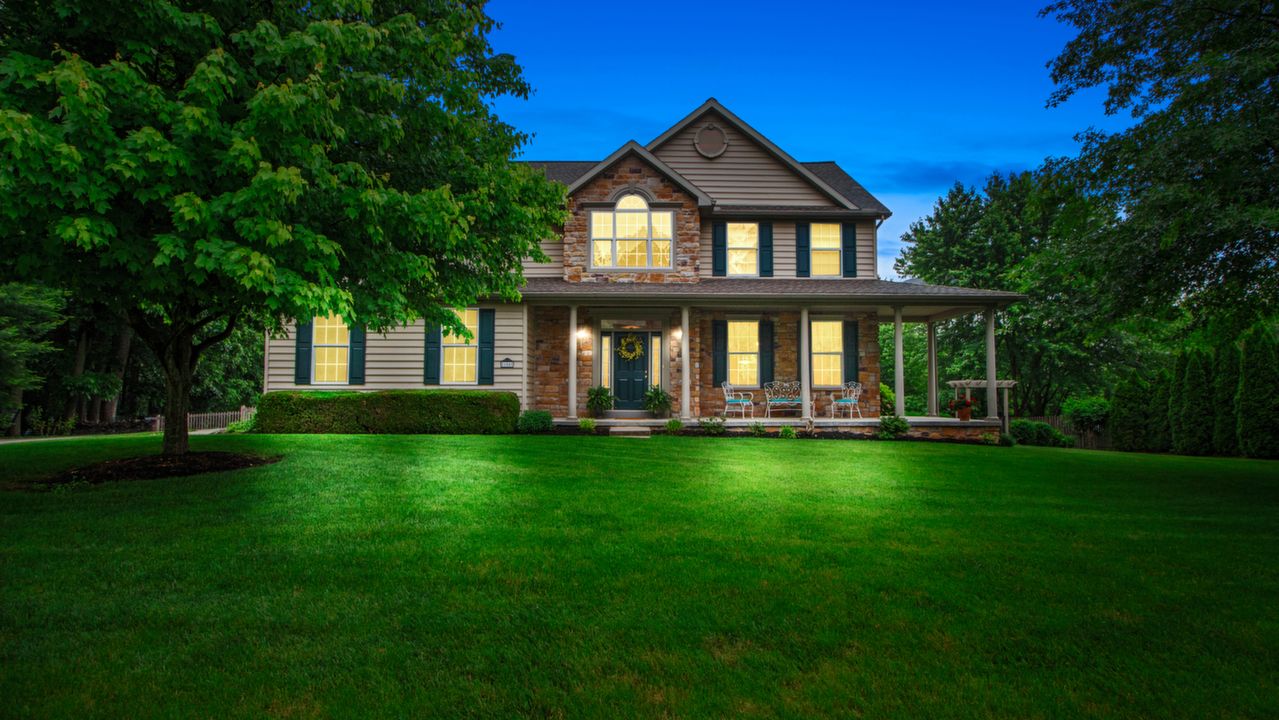 100 Ridgewood Road-1