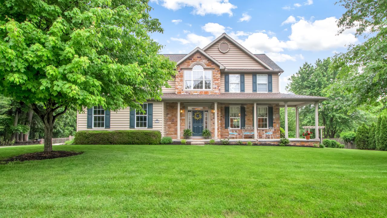 100 Ridgewood Road-2