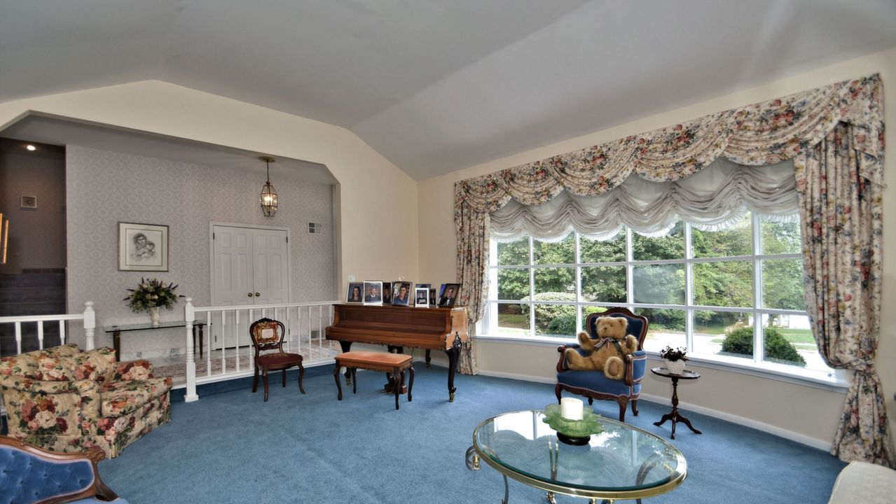 212 Barclay Cir, Cheltenham, PA, 19012 Scene 2