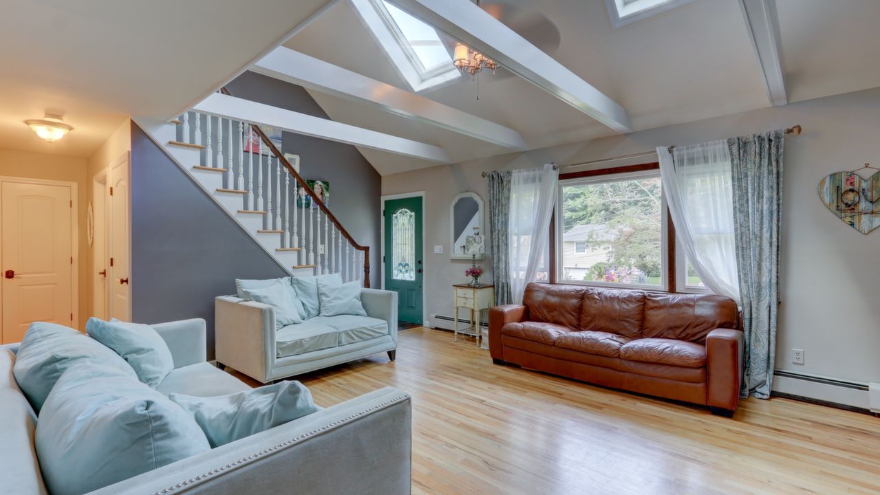 24 Forester Ct, Northport, NY, 11768 Scene 4