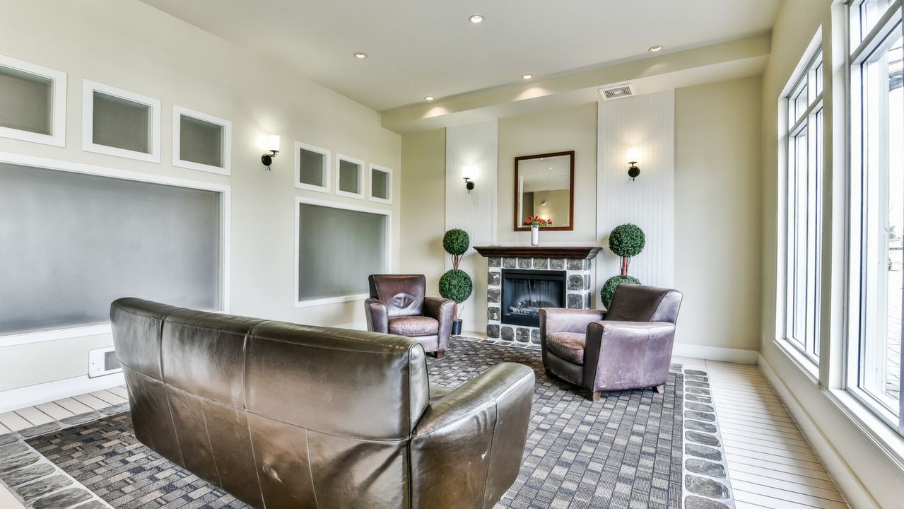 230-15380 102A Ave, Surrey, BC, V3R 7K1 Scene 2