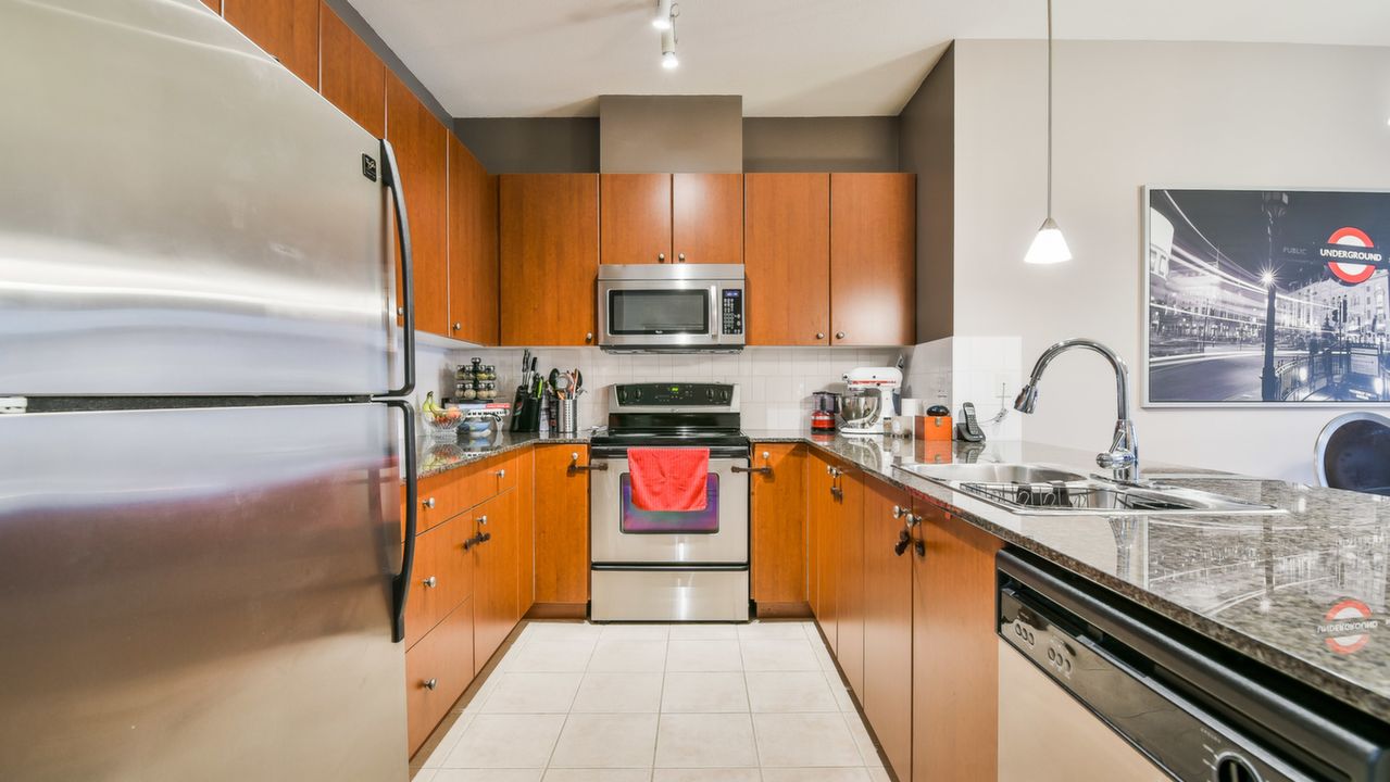 230-15380 102A Ave, Surrey, BC, V3R 7K1 Scene 4