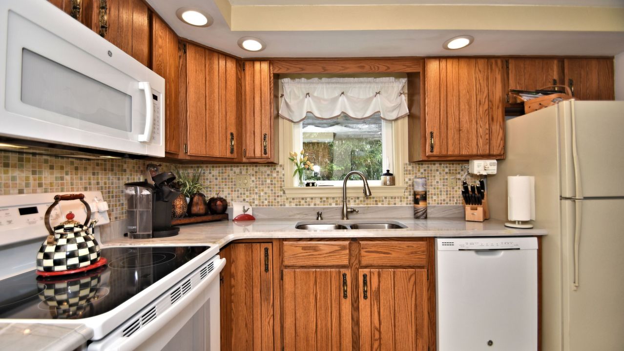 241 Crest Dr, Sellersville, PA, 18960 Scene 2