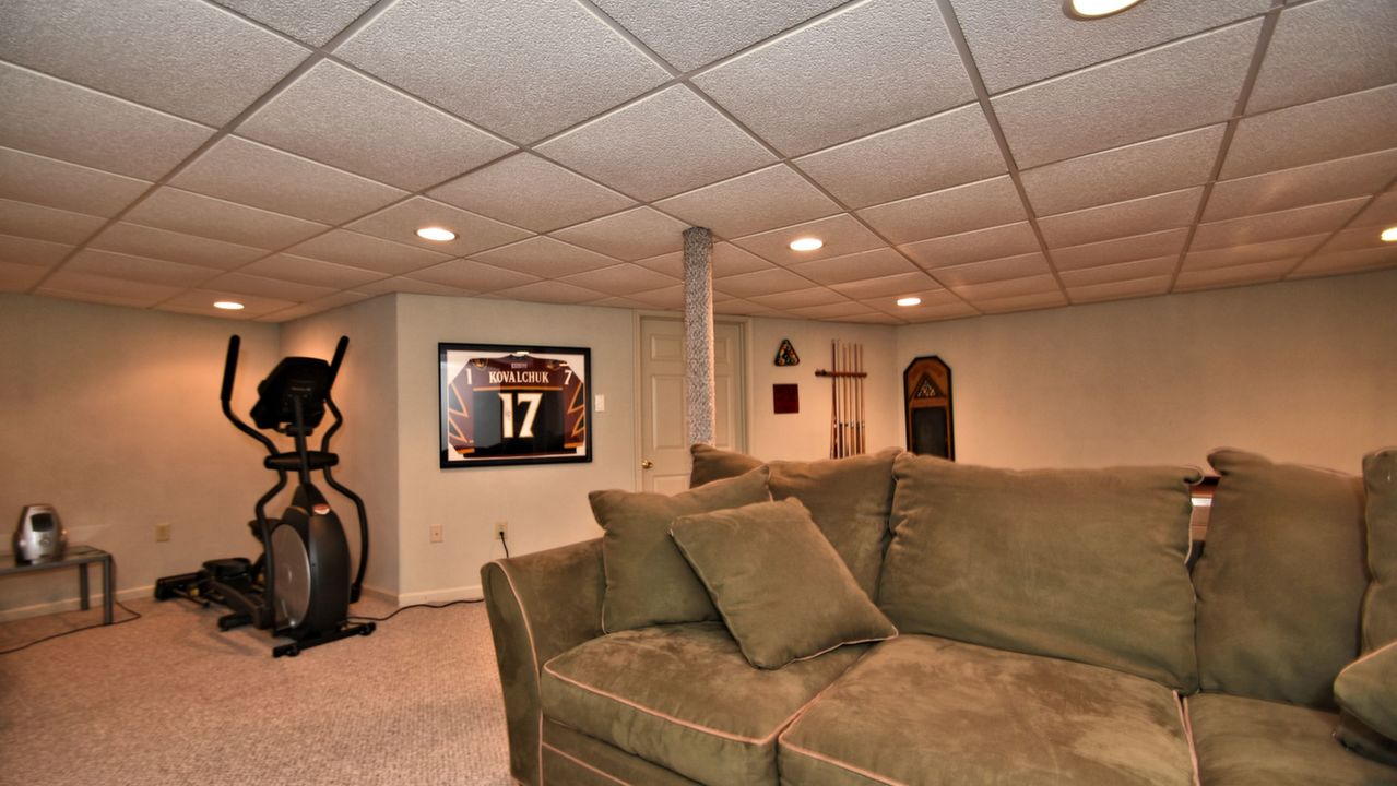 241 Crest Dr, Sellersville, PA, 18960 Scene 4