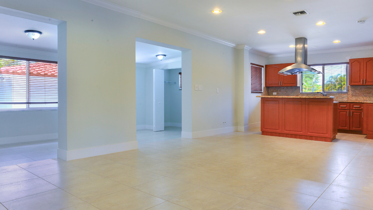 9898-SW-32nd-St-04