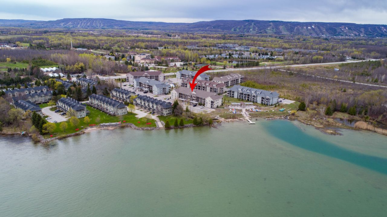 4 Cove Court, unit 204, Collingwood, ON, L9Y 5C8 Scene 1