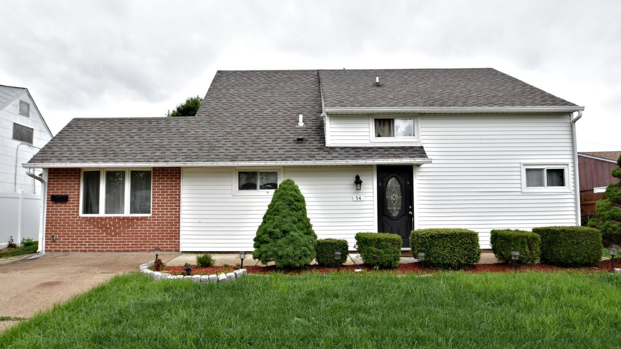 54 Autumn Ln, Levittown, PA, 19055 Scene 1