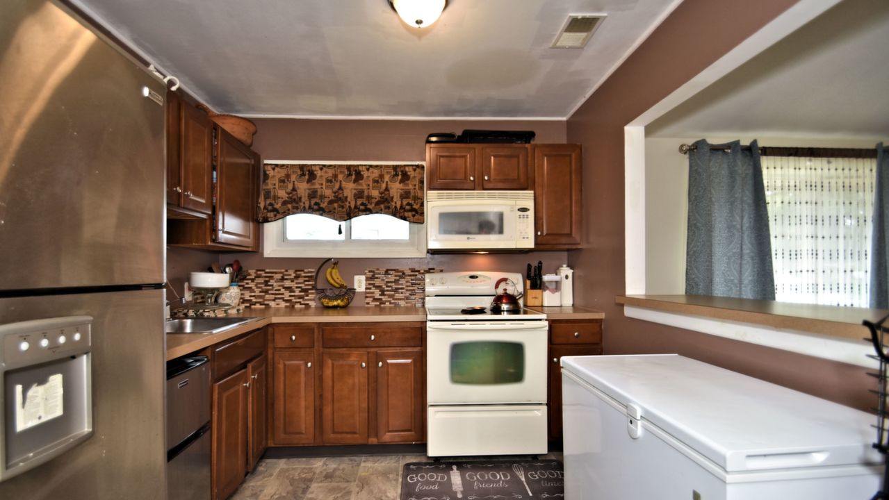 54 Autumn Ln, Levittown, PA, 19055 Scene 3