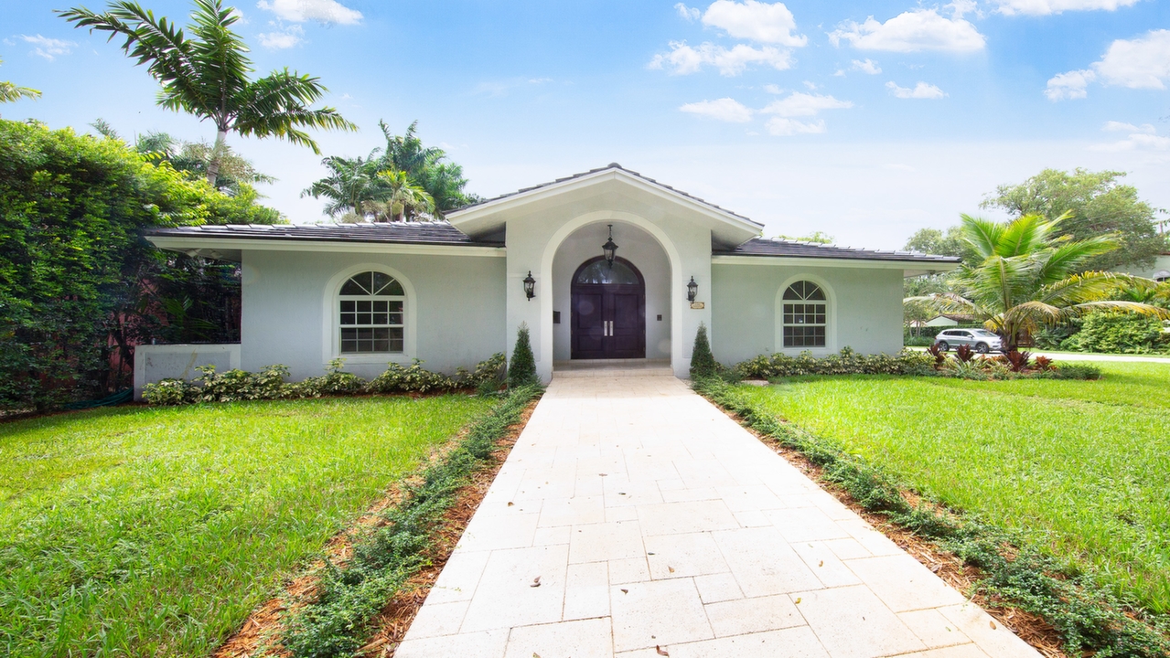 1148-Obispo-Ave-01