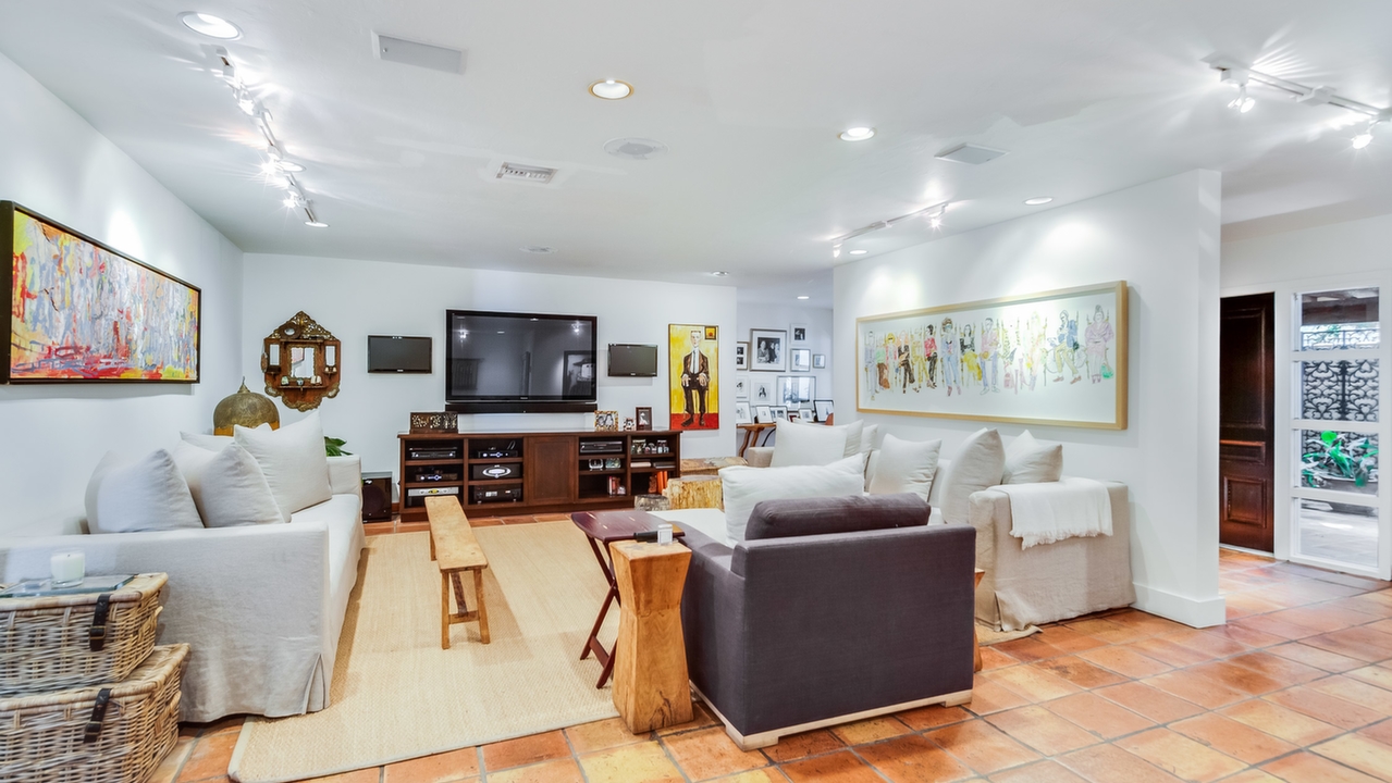 3601-N-Prospect-Dr-03