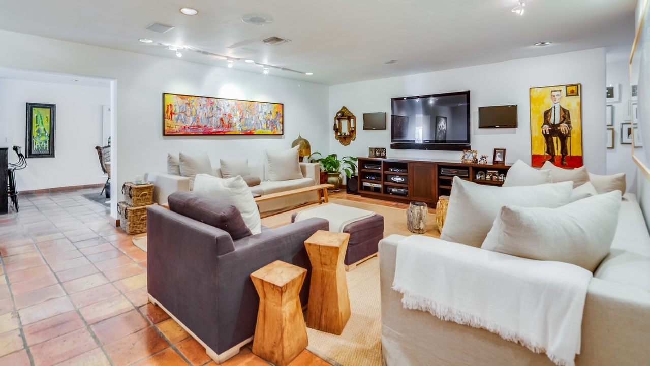 3601-N-Prospect-Dr-04