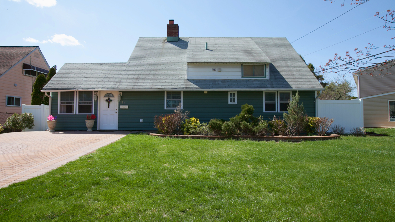 59 Acre Lane, Hicksville, NY, 11801 Scene 1