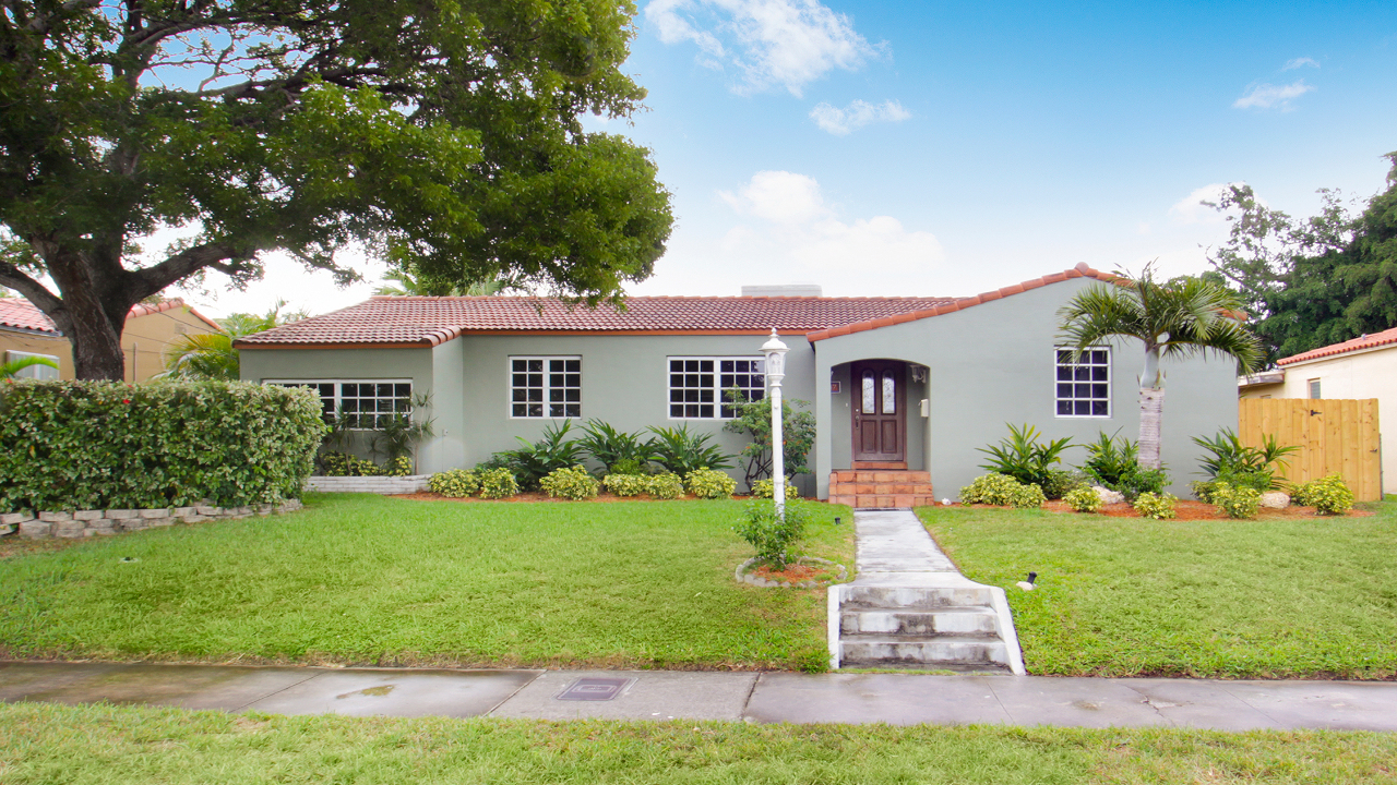 447-NE-107th-St-01