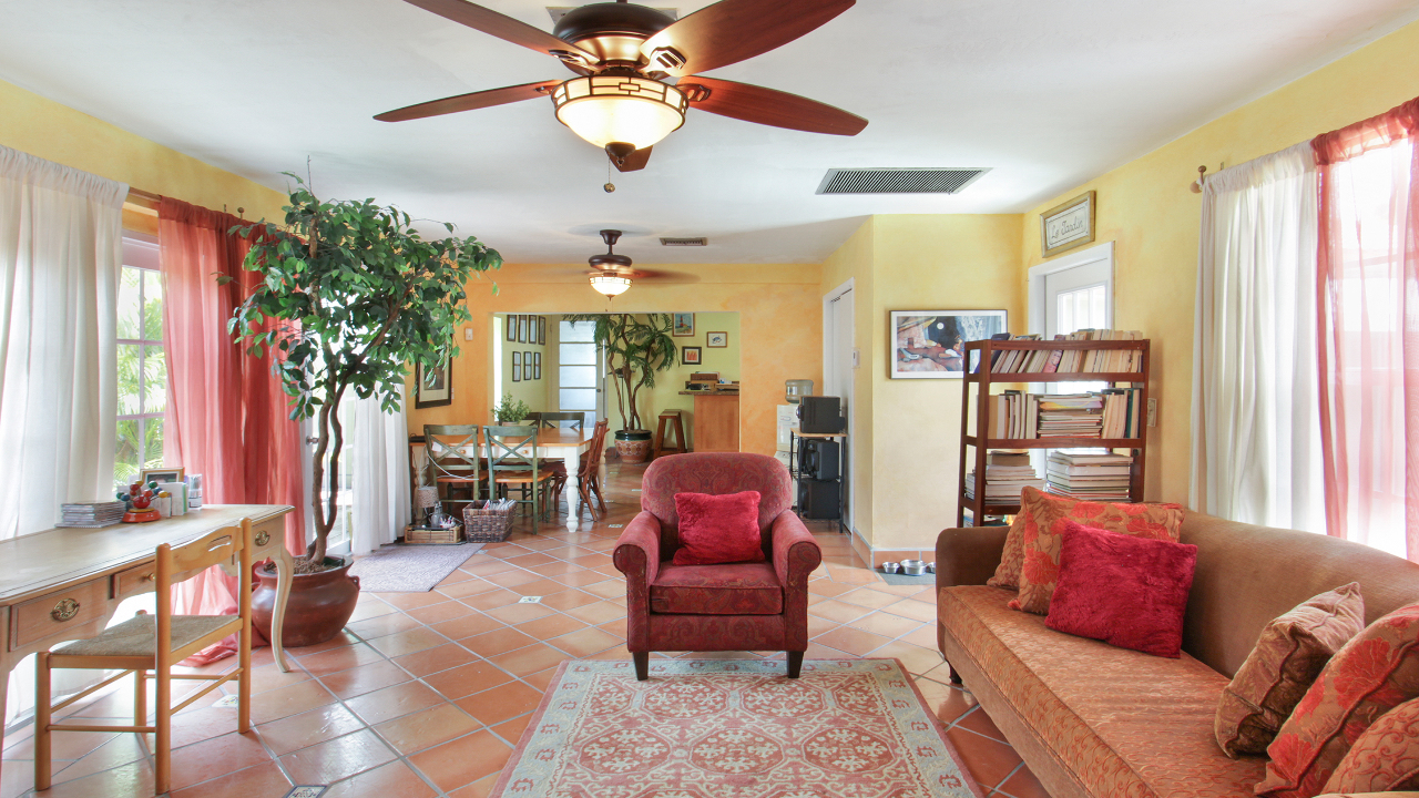 447-NE-107th-St-03
