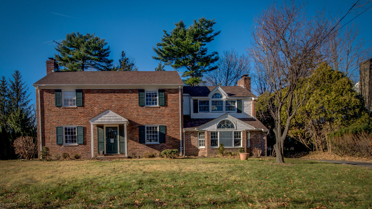 37 Orchard Dr., East Williston, NY, 11596 Scene 1