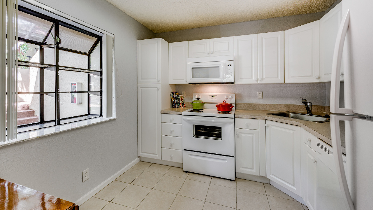 2442-NW-48th-Ter-07